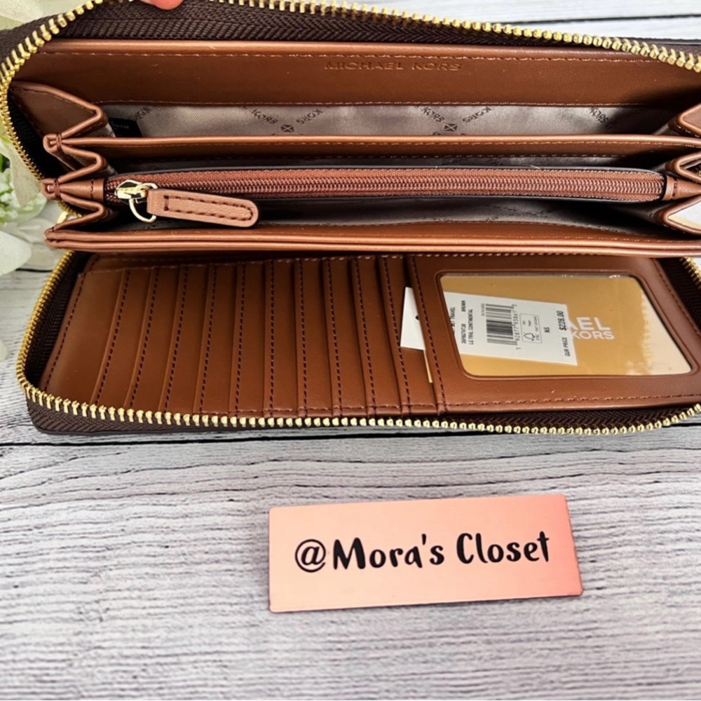 Michael Kors Large Continental Wallet - Picture 5 of 5